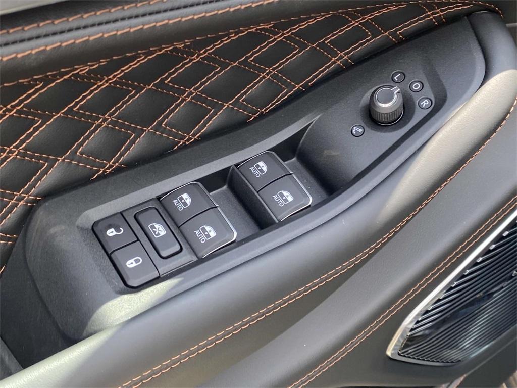 new 2025 Jeep Grand Cherokee car, priced at $64,175