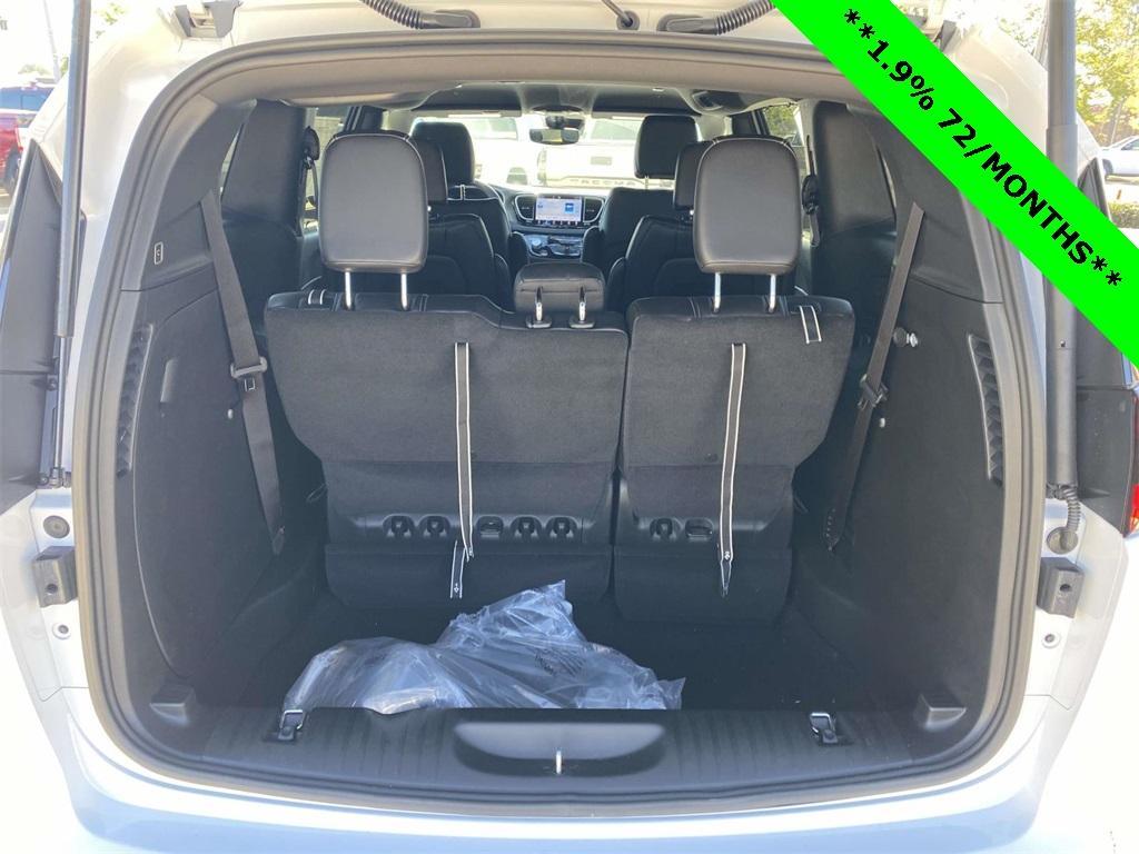 new 2026 Chrysler Pacifica car, priced at $36,065