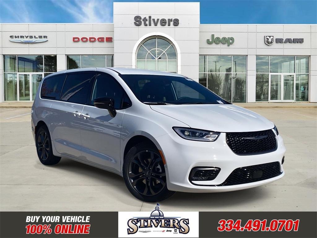 new 2026 Chrysler Pacifica car, priced at $39,465