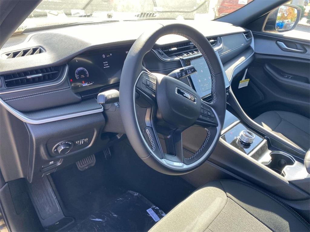 new 2025 Jeep Grand Cherokee L car, priced at $29,325