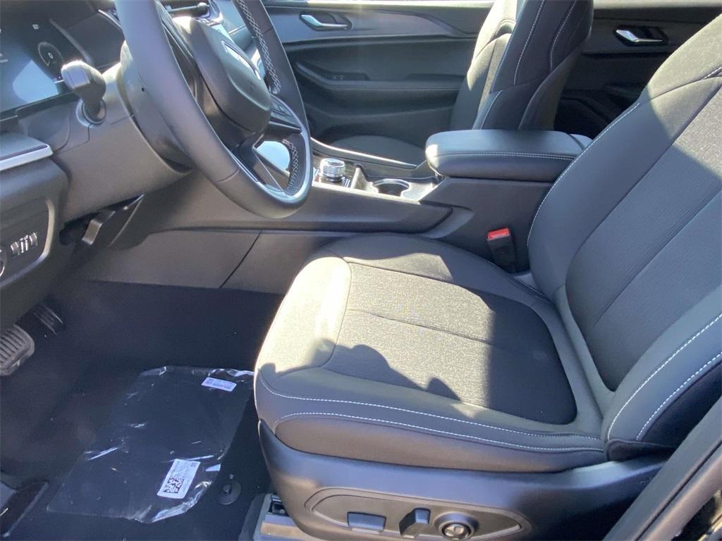 new 2025 Jeep Grand Cherokee L car, priced at $29,325