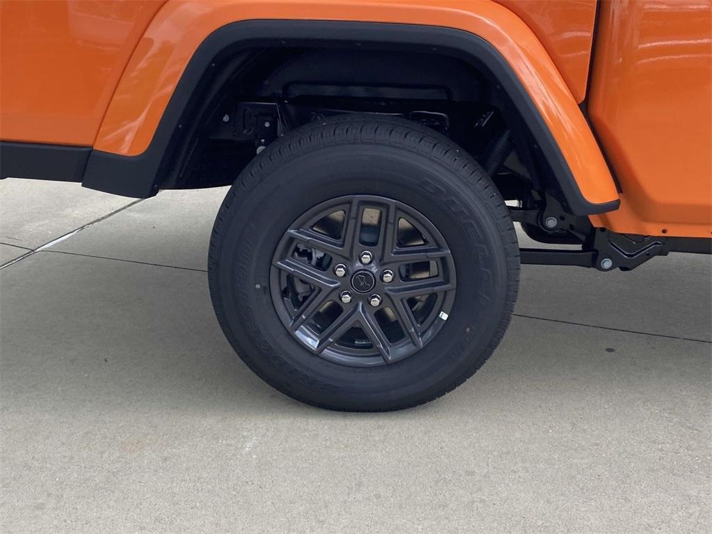 new 2025 Jeep Gladiator car, priced at $35,704