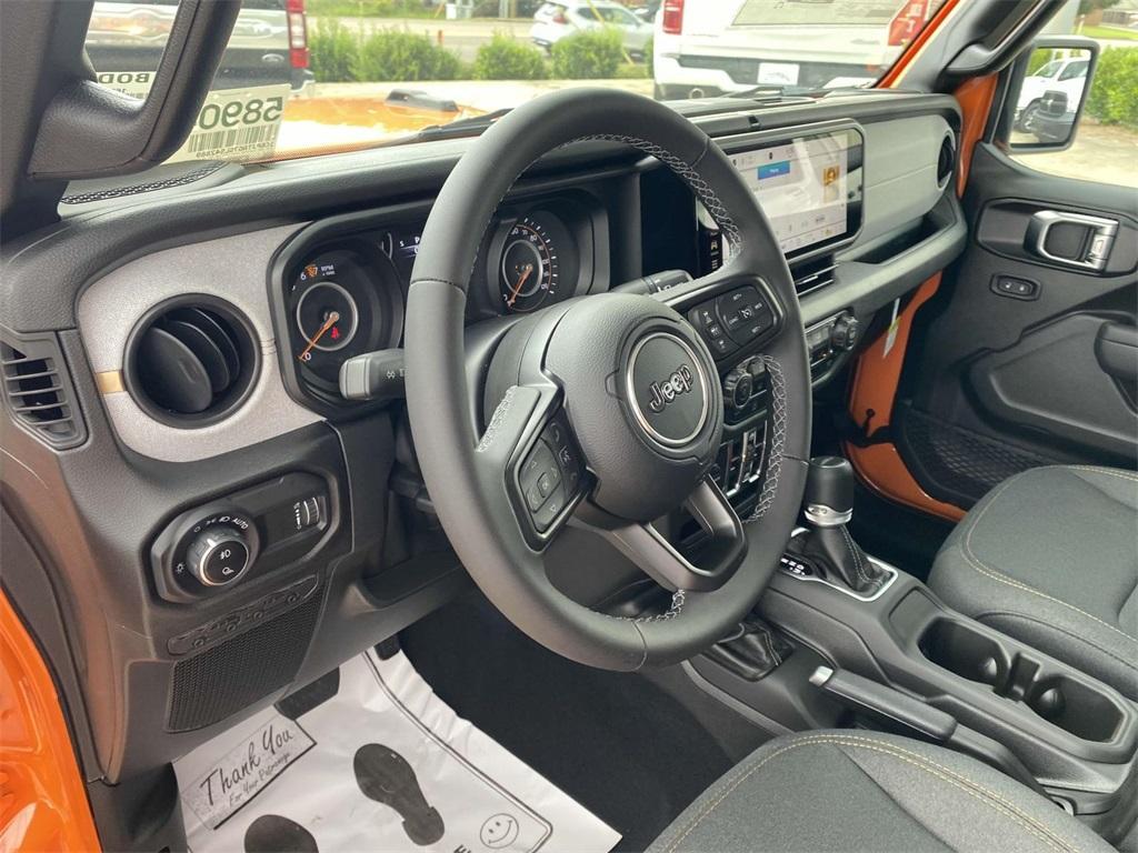 new 2025 Jeep Gladiator car, priced at $35,704