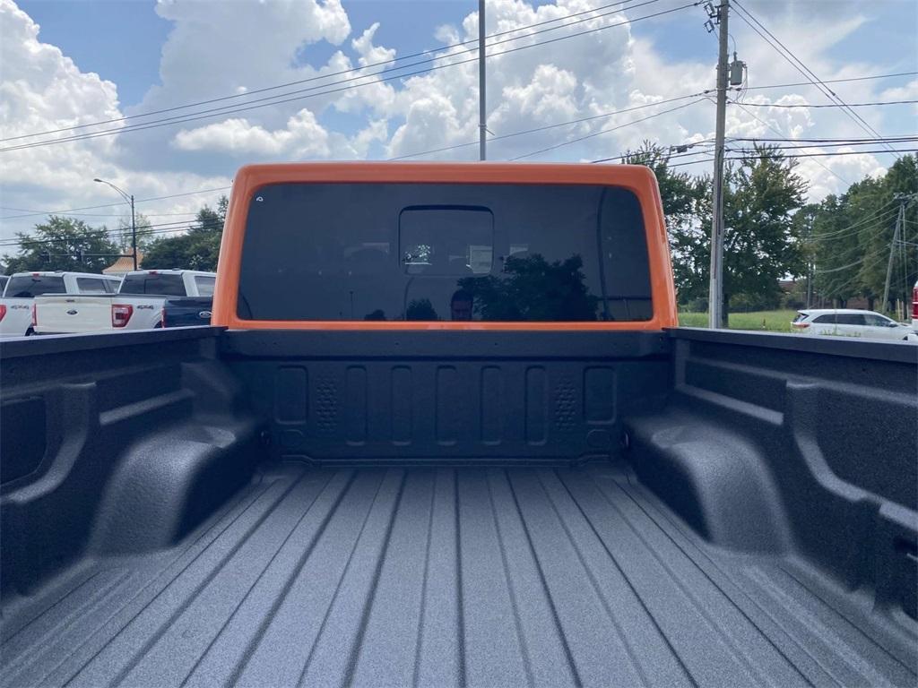 new 2025 Jeep Gladiator car, priced at $35,704