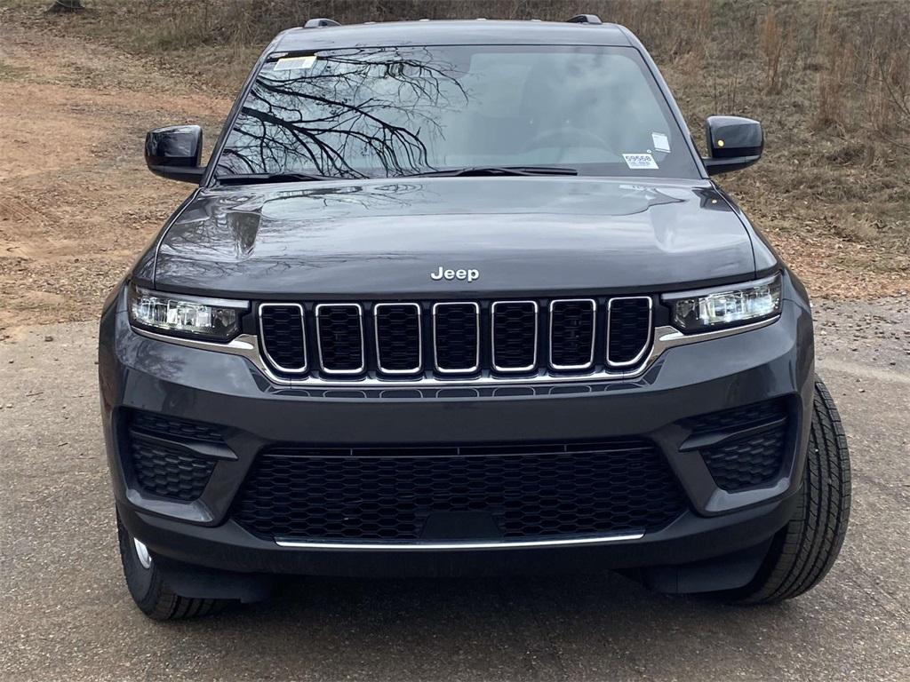 new 2025 Jeep Grand Cherokee car, priced at $29,995