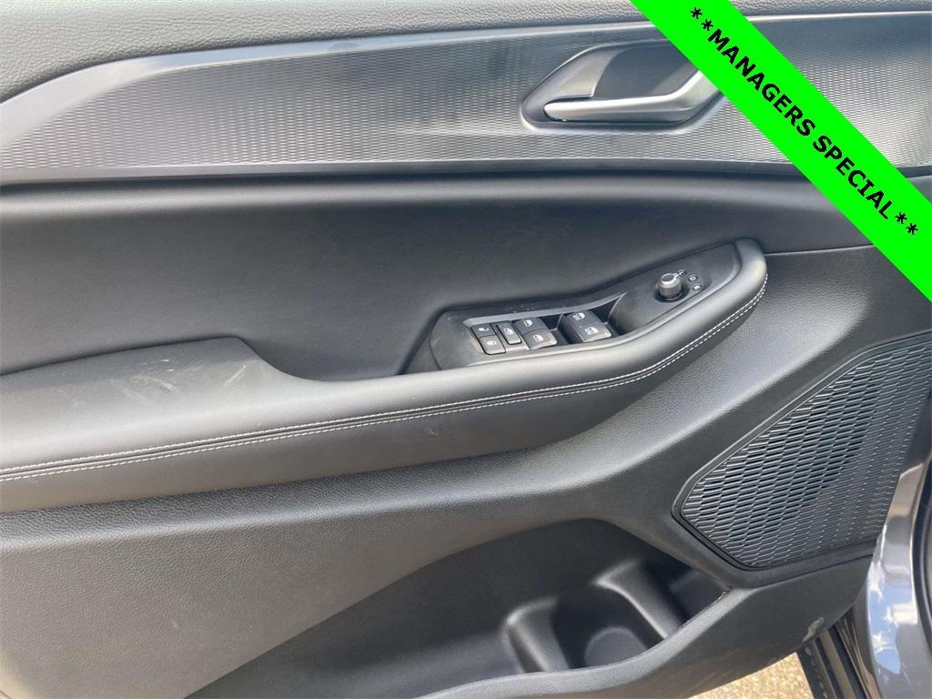 new 2025 Jeep Grand Cherokee car, priced at $26,989