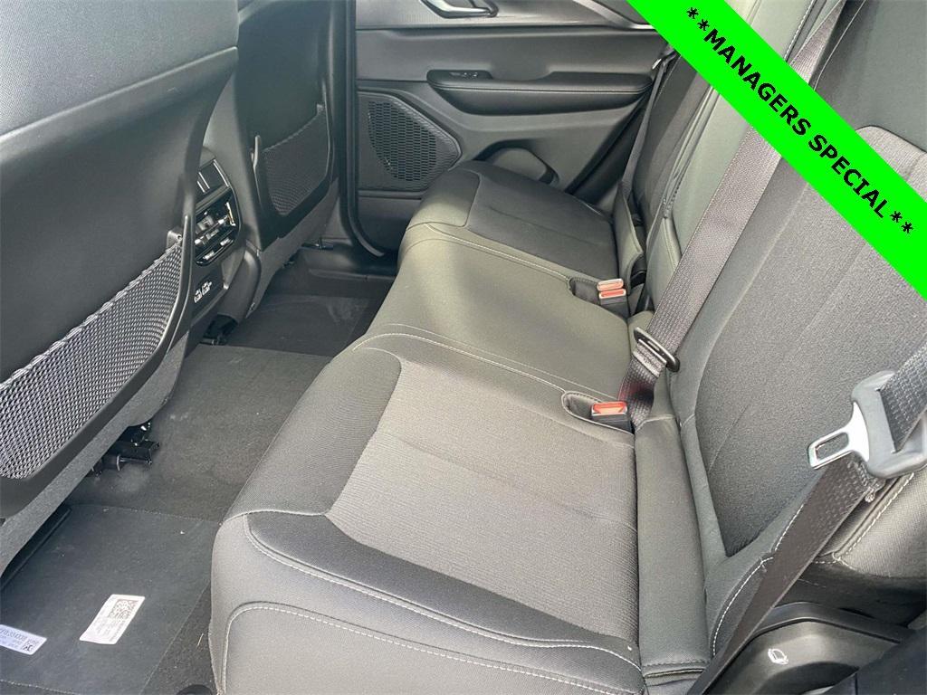 new 2025 Jeep Grand Cherokee car, priced at $26,989