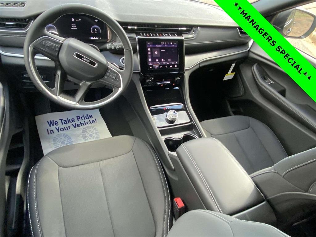 new 2025 Jeep Grand Cherokee car, priced at $26,989