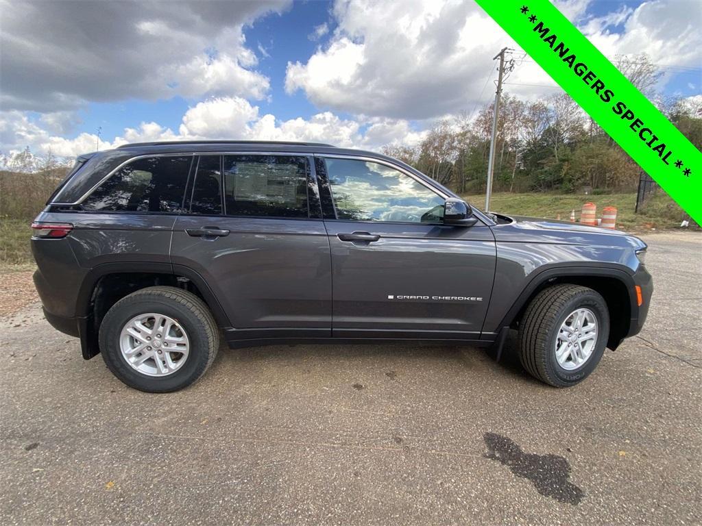 new 2025 Jeep Grand Cherokee car, priced at $26,989