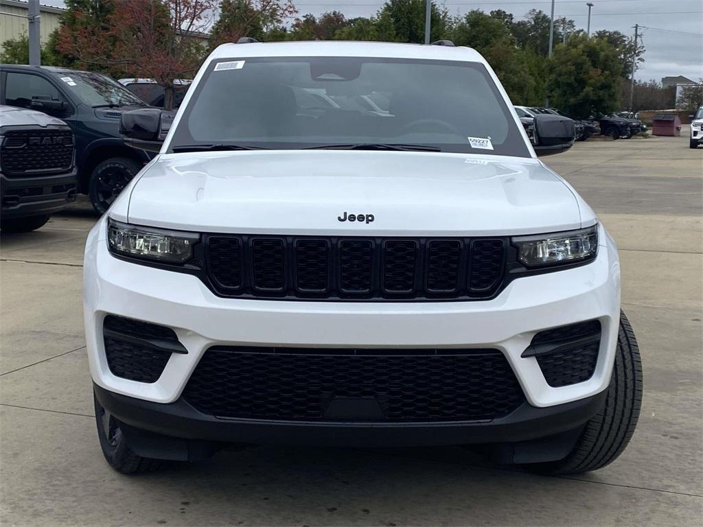 new 2025 Jeep Grand Cherokee car, priced at $31,975