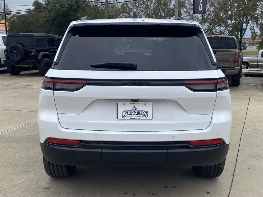 new 2025 Jeep Grand Cherokee car, priced at $31,975
