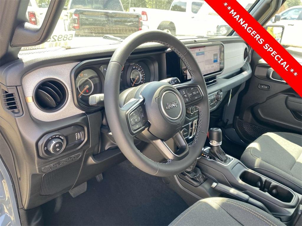 new 2025 Jeep Gladiator car, priced at $35,399