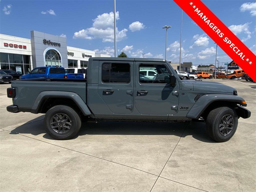 new 2025 Jeep Gladiator car, priced at $35,399