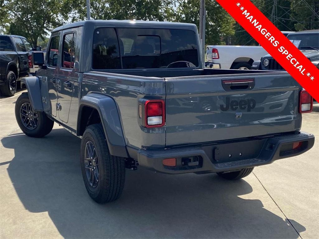 new 2025 Jeep Gladiator car, priced at $35,399