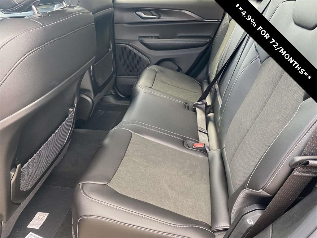 new 2025 Jeep Grand Cherokee car, priced at $32,375