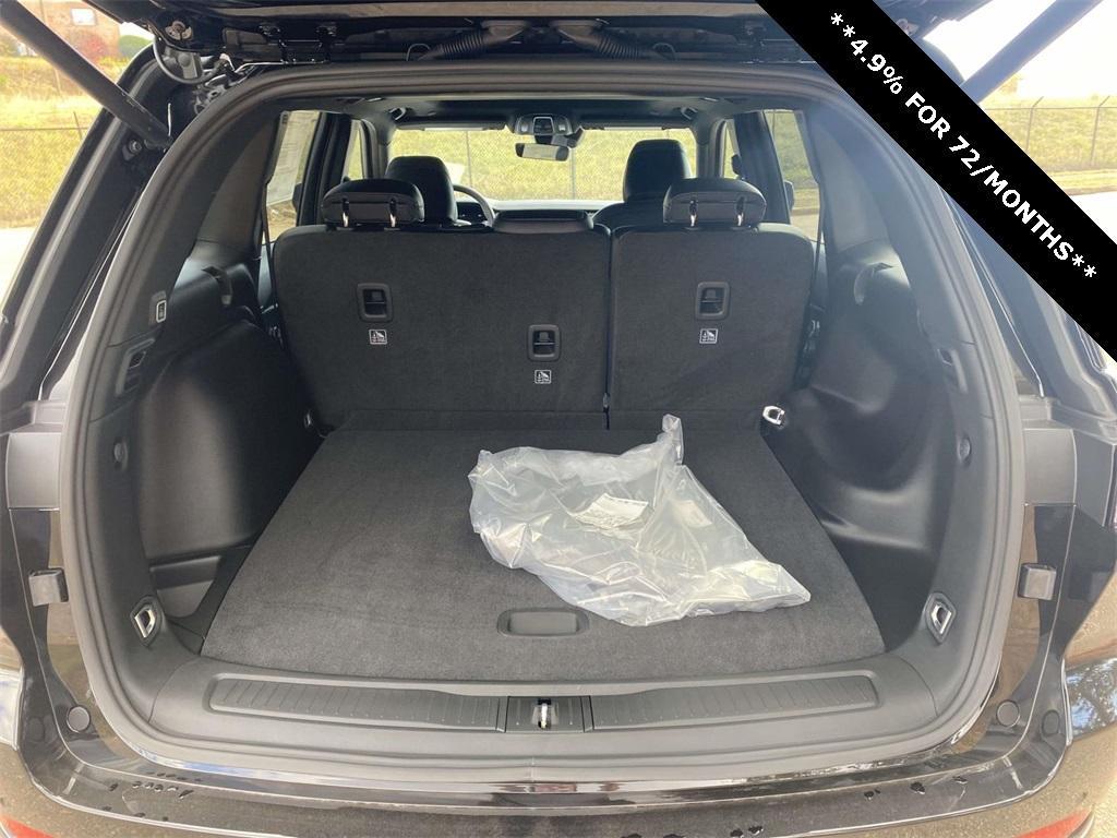 new 2025 Jeep Grand Cherokee car, priced at $32,375