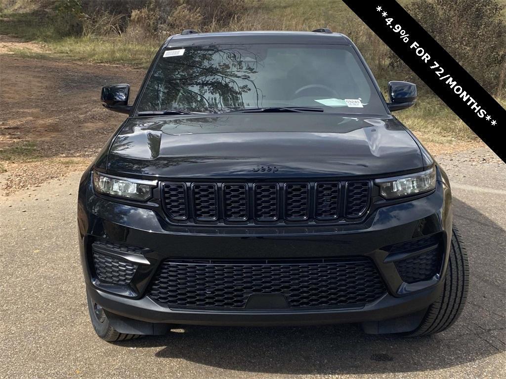 new 2025 Jeep Grand Cherokee car, priced at $32,375