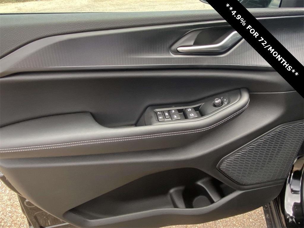 new 2025 Jeep Grand Cherokee car, priced at $32,375