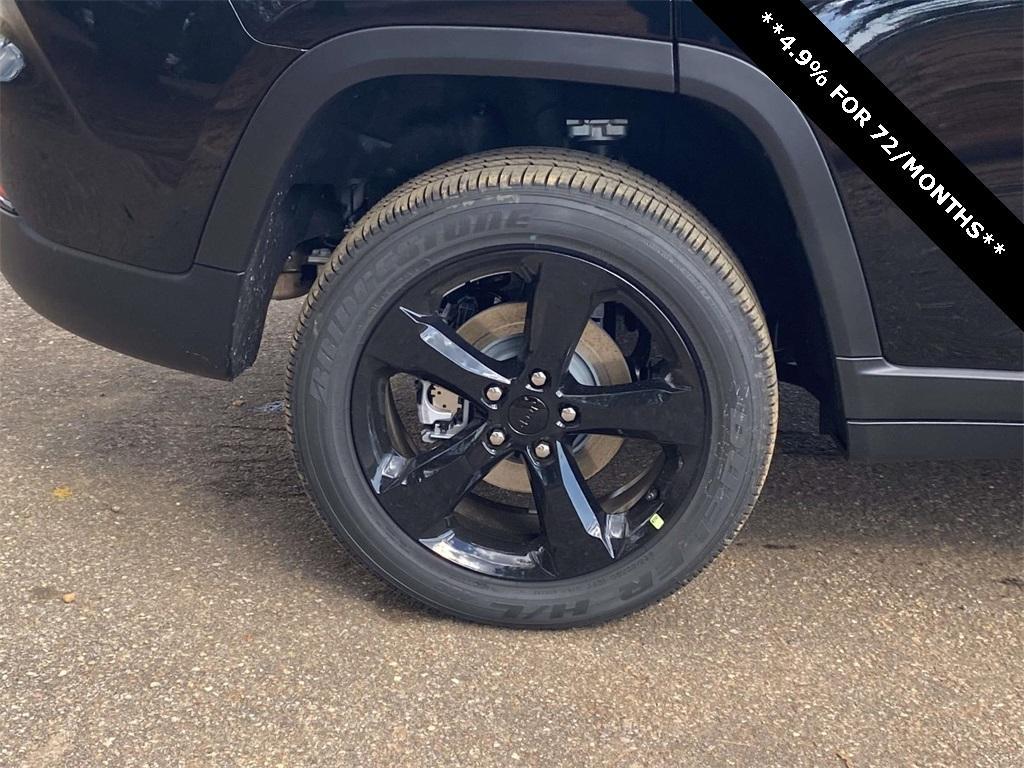 new 2025 Jeep Grand Cherokee car, priced at $32,375