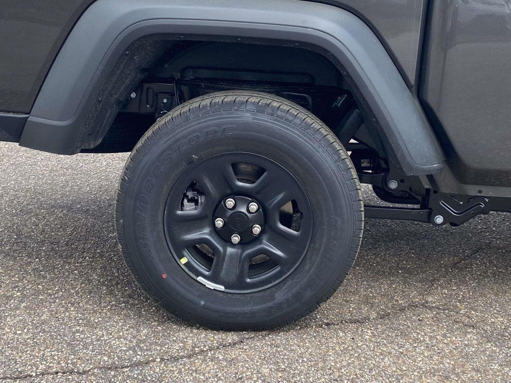 new 2026 Jeep Gladiator car, priced at $39,495