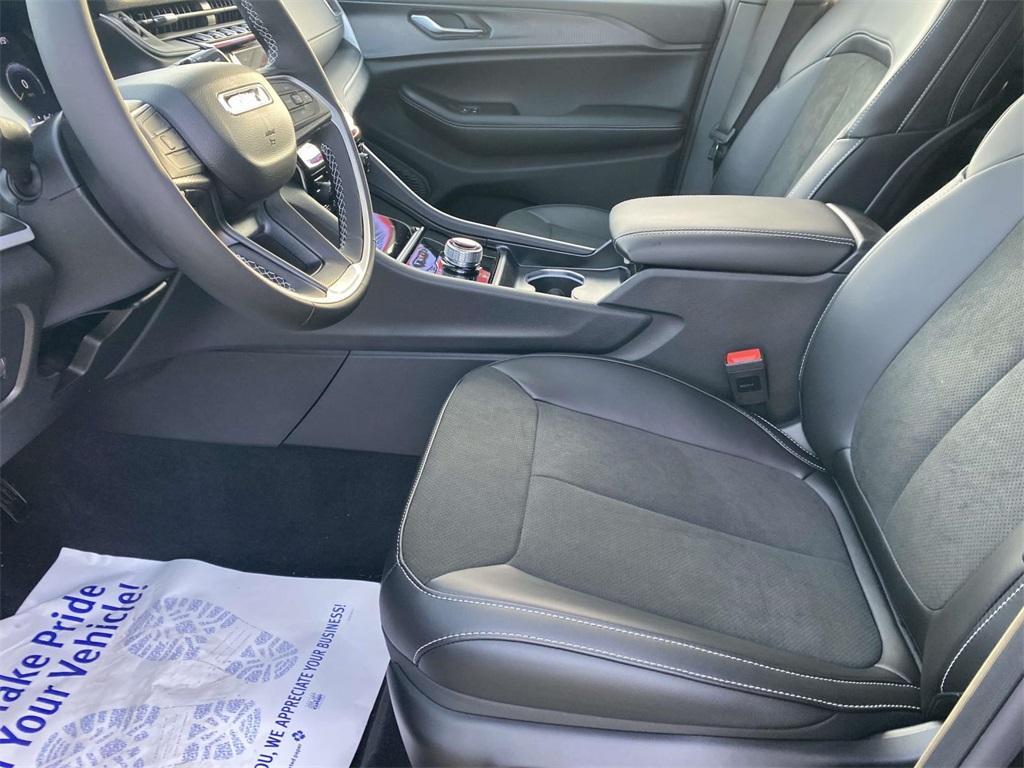 new 2025 Jeep Grand Cherokee car, priced at $34,875