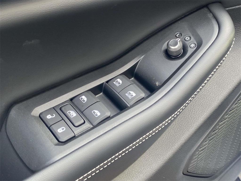 new 2025 Jeep Grand Cherokee L car, priced at $39,935