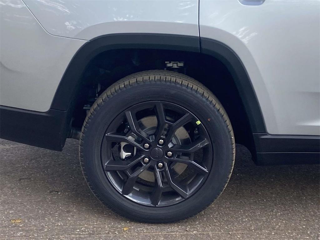 new 2025 Jeep Grand Cherokee L car, priced at $39,935