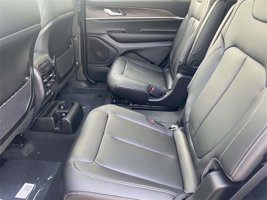new 2025 Jeep Grand Cherokee L car, priced at $39,935