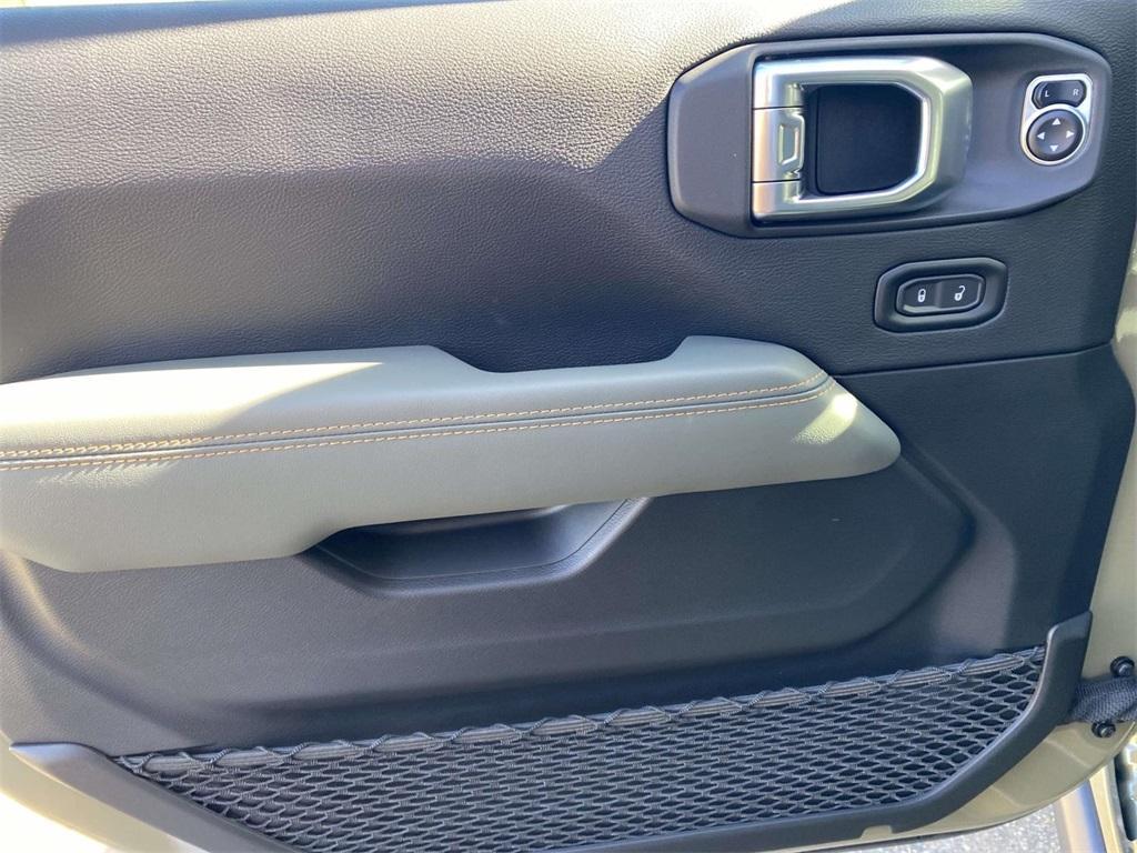 new 2026 Jeep Gladiator car, priced at $53,999