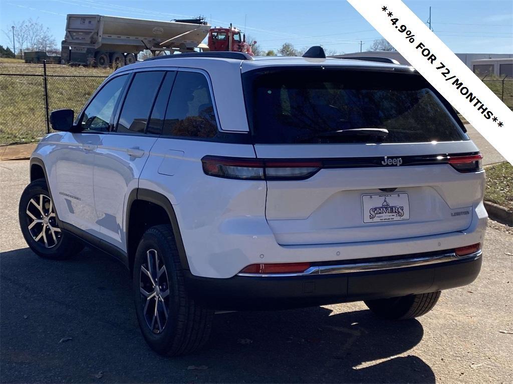 new 2025 Jeep Grand Cherokee car, priced at $33,995
