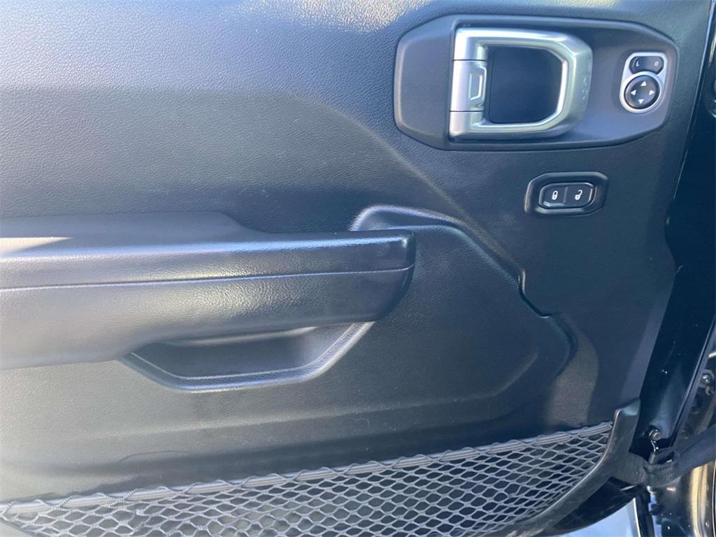 used 2020 Jeep Gladiator car, priced at $23,295