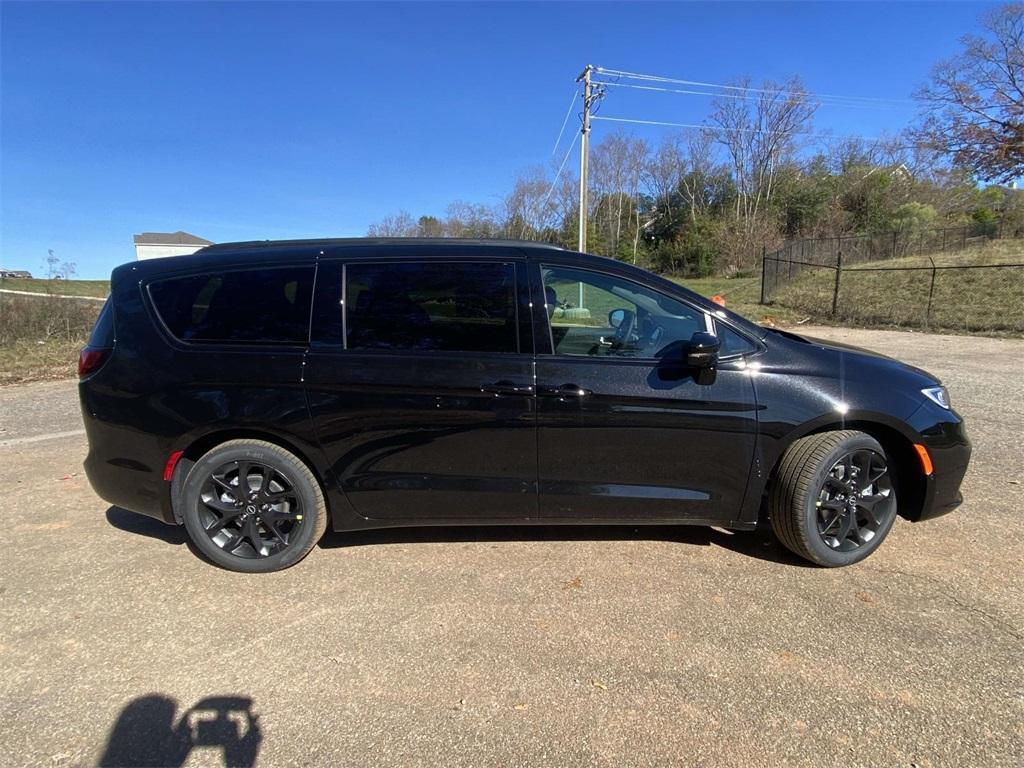 new 2026 Chrysler Pacifica car, priced at $41,665
