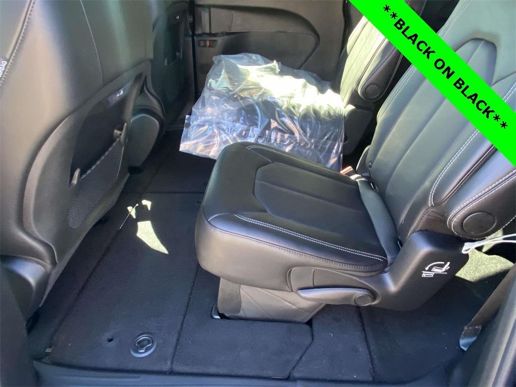 new 2026 Chrysler Pacifica car, priced at $39,999