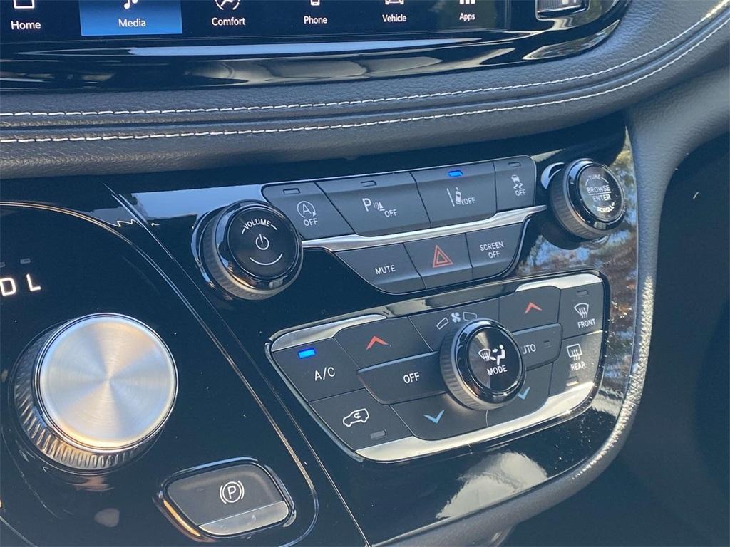 new 2026 Chrysler Pacifica car, priced at $41,665