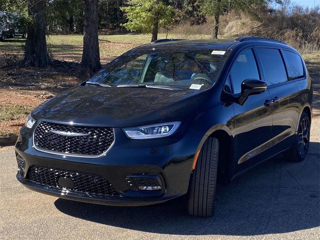 new 2026 Chrysler Pacifica car, priced at $41,665
