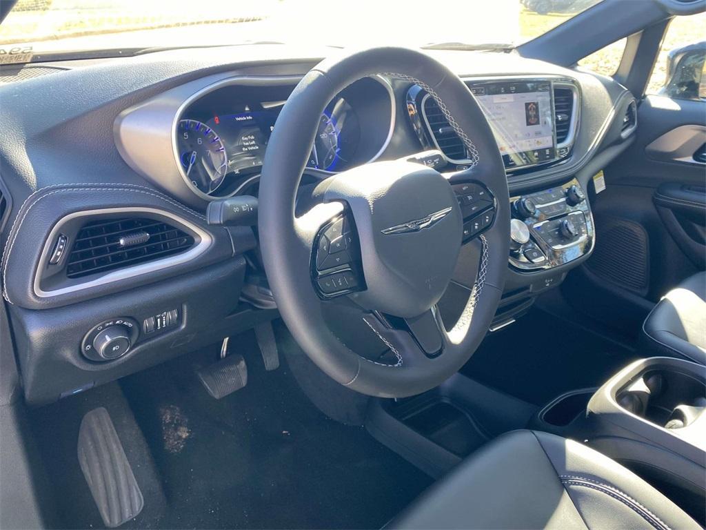 new 2026 Chrysler Pacifica car, priced at $41,665