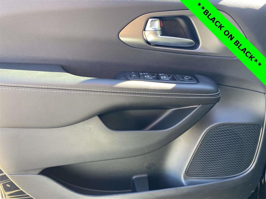 new 2026 Chrysler Pacifica car, priced at $39,999