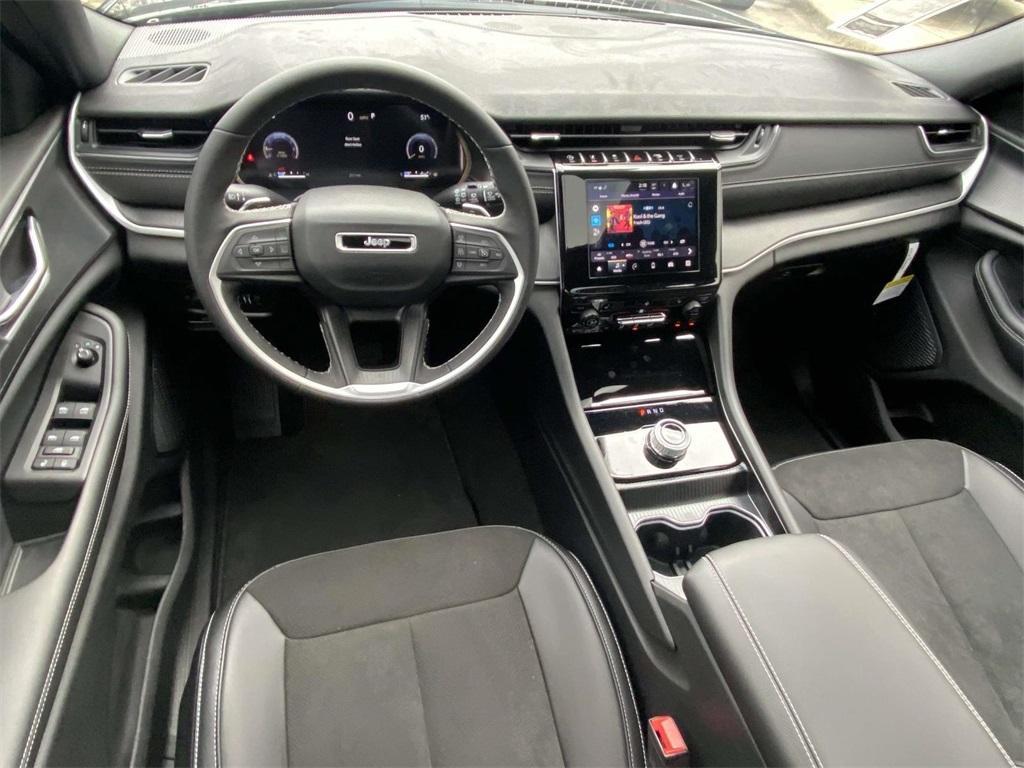 new 2025 Jeep Grand Cherokee L car, priced at $31,999