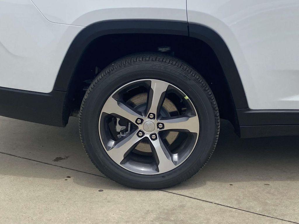 new 2026 Jeep Grand Cherokee L car, priced at $48,754