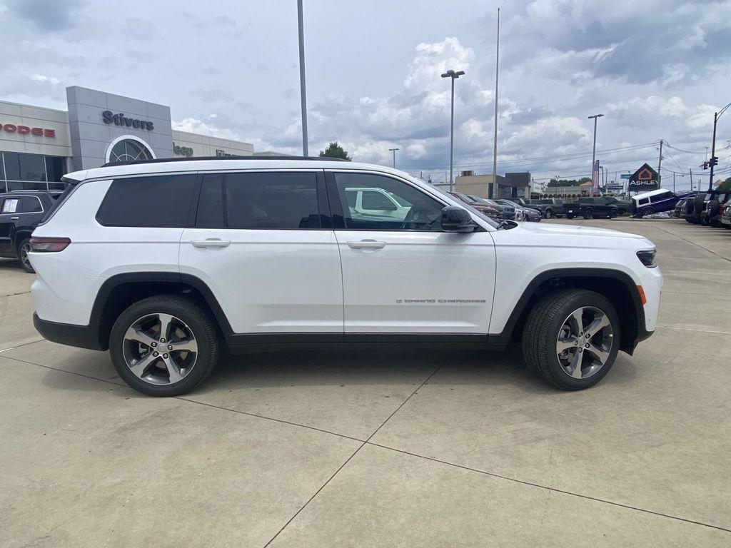 new 2026 Jeep Grand Cherokee L car, priced at $48,754