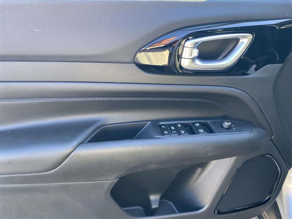 new 2026 Jeep Compass car, priced at $25,495