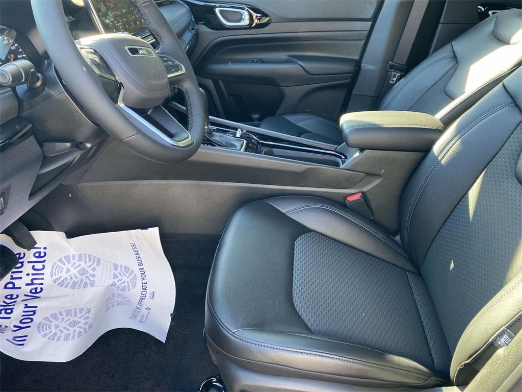 new 2026 Jeep Compass car, priced at $25,495