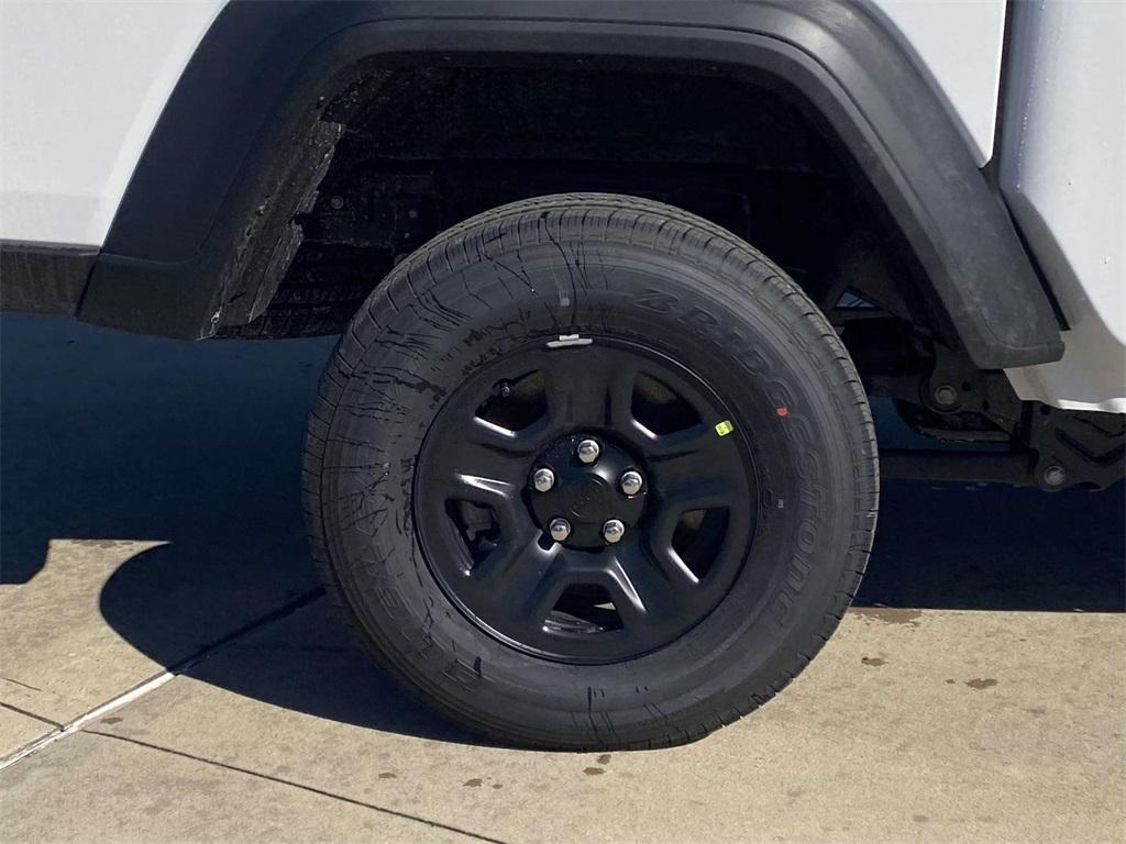 new 2026 Jeep Gladiator car, priced at $37,999