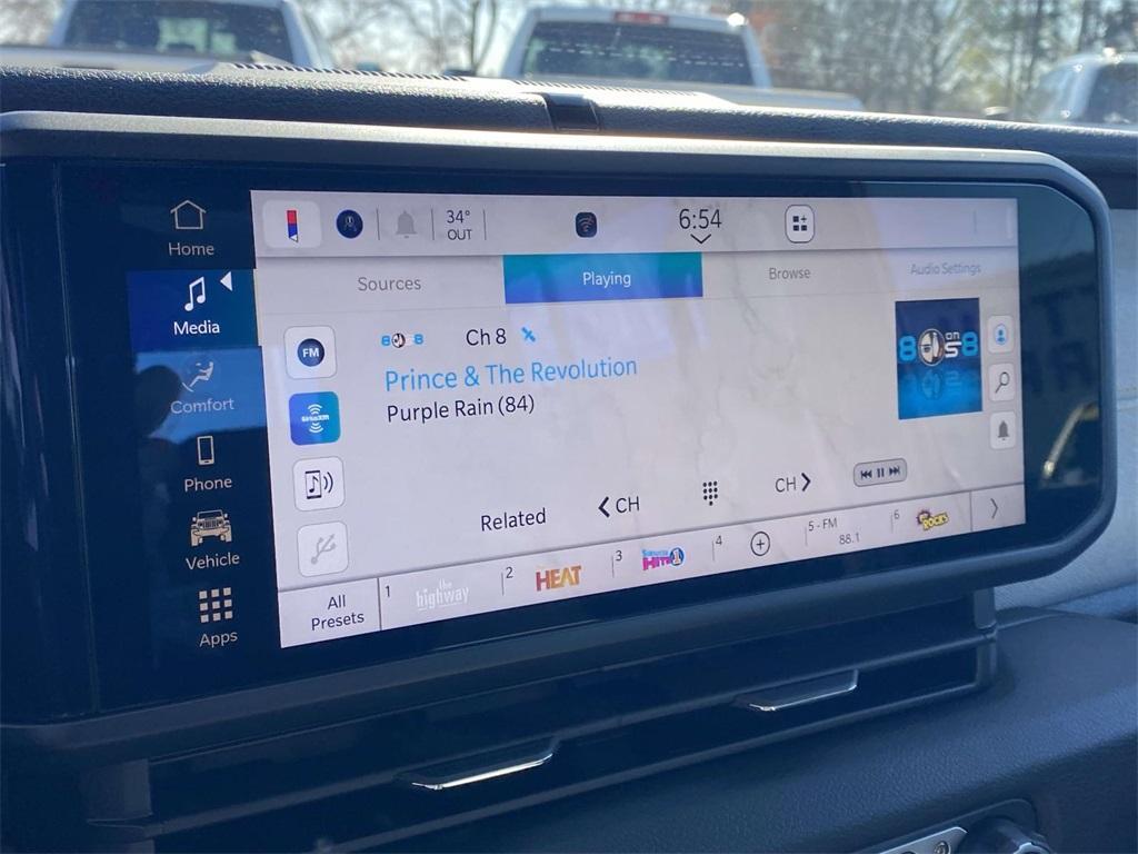 new 2026 Jeep Gladiator car, priced at $37,999