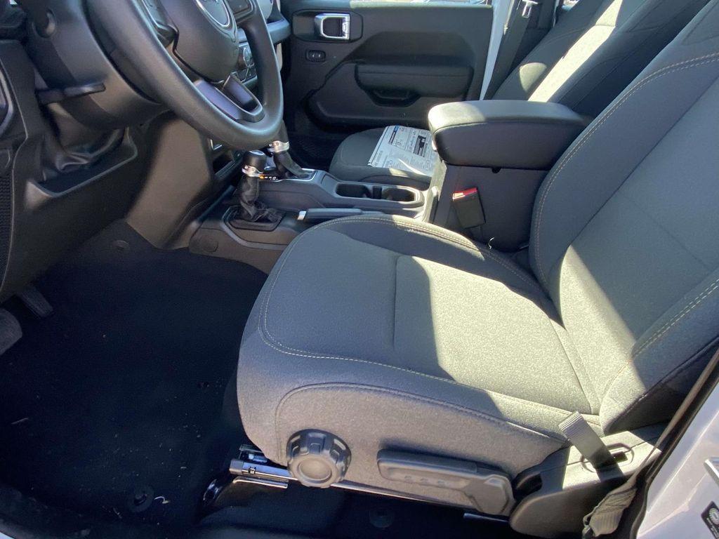 new 2026 Jeep Gladiator car, priced at $38,385