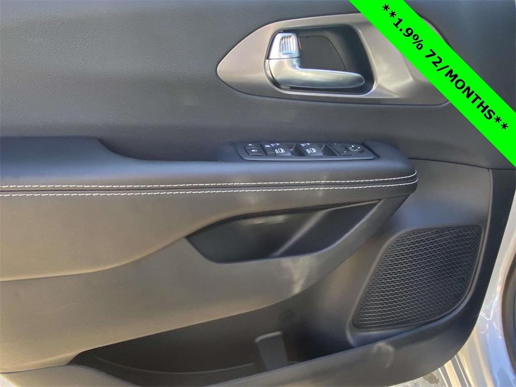 new 2026 Chrysler Pacifica car, priced at $36,935