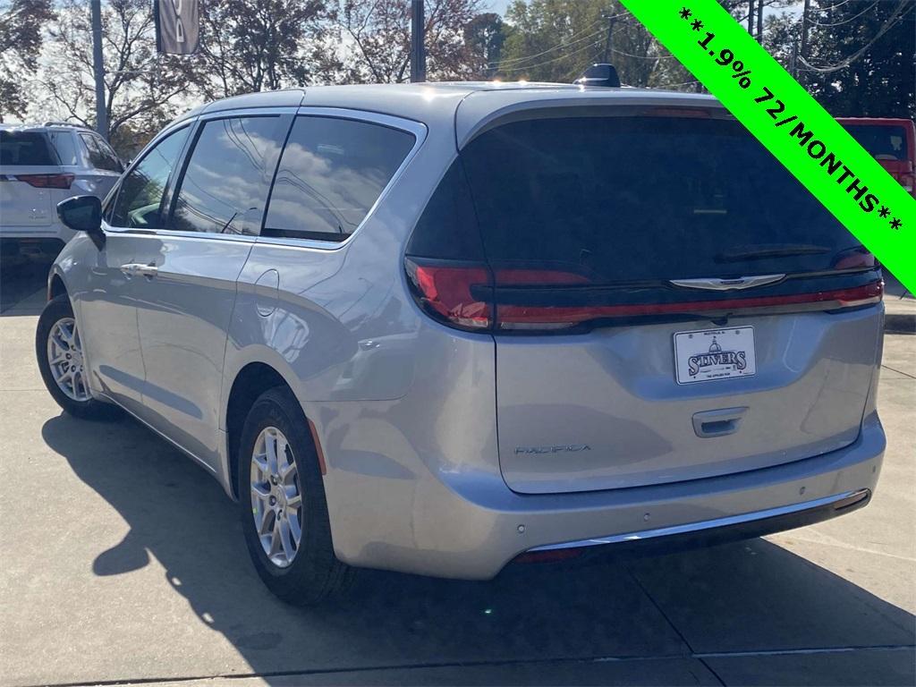 new 2026 Chrysler Pacifica car, priced at $36,935
