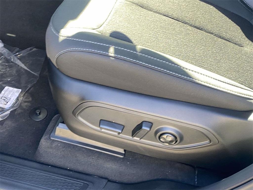 new 2025 Jeep Grand Cherokee L car, priced at $30,495