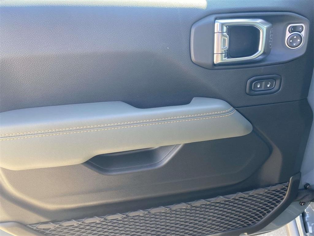 new 2026 Jeep Gladiator car, priced at $55,999