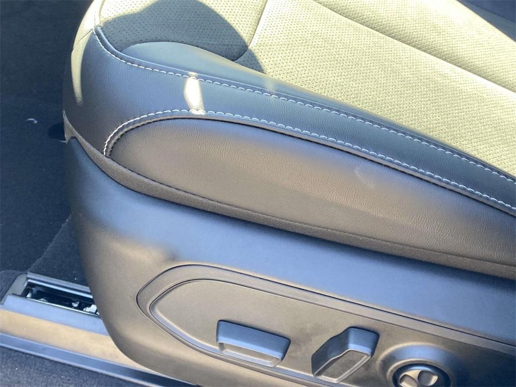 new 2026 Jeep Grand Cherokee car, priced at $39,999